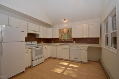 399 Somerset Dr, East Stroudsburg, PA 18301 - photo 7