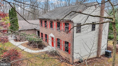 1815 Larch Cir, Lebanon, PA 17042 - photo 4