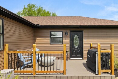 03-ext-front-porch