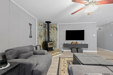 5624 Deanne Marie Dr, Zachary, LA 70791 - photo 3