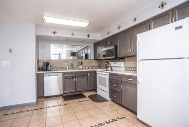 1016 Pleasant St unit 46, East Weymouth, MA 02189 - photo 3