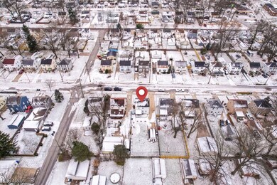 located just mins from graham rd- giving you convenience to stores/restaurants/coffee