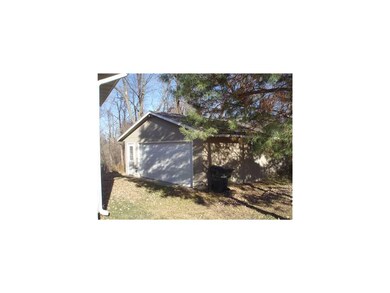Garage. DETACHED GARAGE RIGHT SIDE
