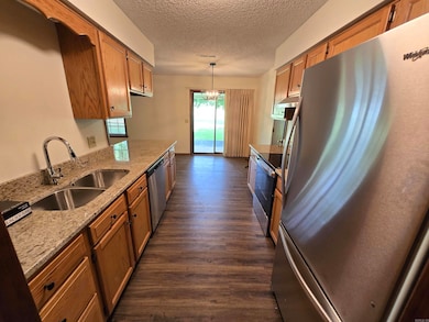 307 Forest Dr, Mountain Home, AR 72653 - photo 2