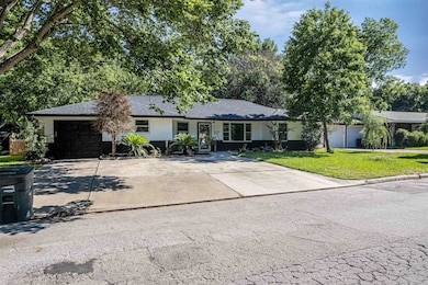 608 W Lobit St, Baytown, TX 77520 - photo 7