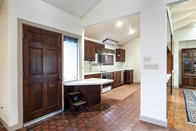 328 South 1000 East-007-009-328S1000E006