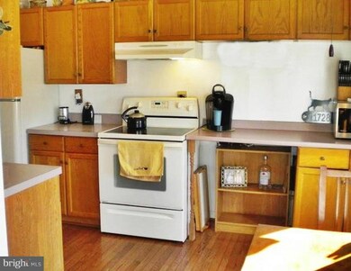 11728 Trophy Ct, Germantown, MD 20876 - photo 4