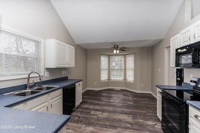 9805 River Trail Dr, Louisville, KY 40229 - photo 6