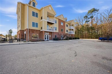 200 Fountains Ln unit 303, Poquoson, VA 23662 - photo 2
