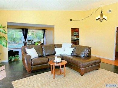 LARGE OCEAN VIEW LIVING ROOM