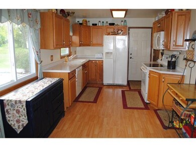 5171 Hill Top Rd, Fitchburg, WI 53711 - photo 2