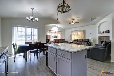 Island/breakfast bar