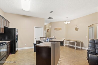 Kitchen/Dining Combo