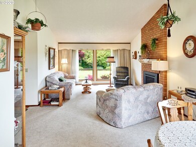 12870 Saunders Ln, Hubbard, OR 97032 - photo 7