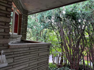 2707 entryway