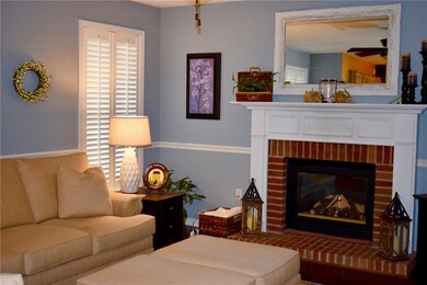 Feel the warmth on this room from the color scheme