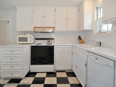 18 Eastern View Ave, Wakefield, RI 02879 - photo 6