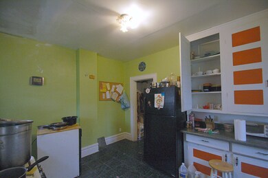 Side 1 Kitchen
