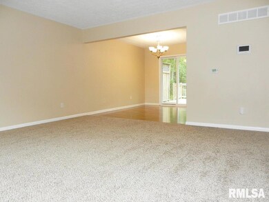 1105 N Clark St, Davenport, IA 52804 - photo 3