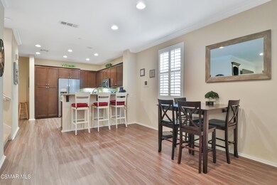 Dining to Kitchen