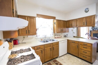 Kitchen 3