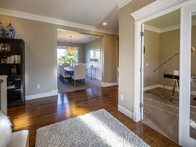 3_0200-Foyer_640x480_3778586