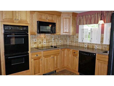 7 Fireside Dr, Barrington, RI 02806 - photo 3