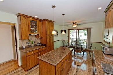 54 Bertone Dr, Schenectady, NY 12306 - photo 4