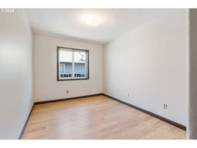 169 W 2nd St, Lafayette, OR 97127 - photo 5