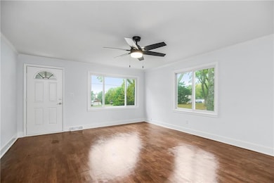 513 E Poplar St, Olathe, KS 66061 - photo 3