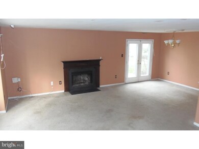 41 Pamela Ct unit 305, Levittown, PA 19057 - photo 3
