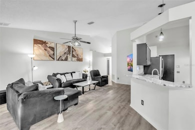 12410 Early Run Ln, Riverview, FL 33578 - photo 4