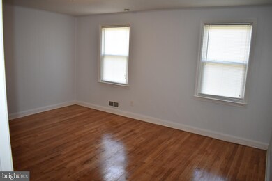 4341 Eldone Rd, Baltimore, MD 21229 - photo 5