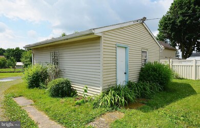 61 S Line Rd, Stevens, PA 17578 - photo 4