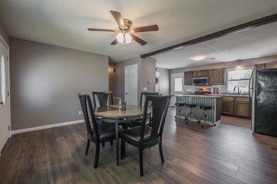1224 Holman Rd Moberly MO-large-006-7-Li
