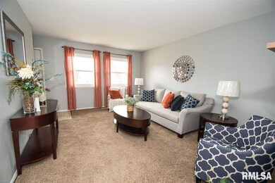 642 Northbrook Dr, Davenport, IA 52806 - photo 3