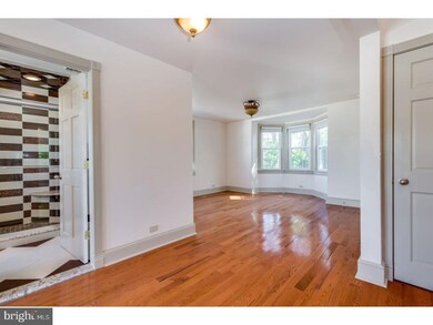 21 Ellis St unit 2ND FL, Haddonfield, NJ 08033 - photo 2