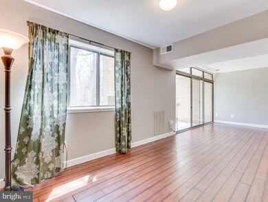 1670 Parkcrest Cir unit 200, Reston, VA 20190 - photo 7