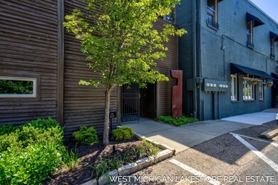 10-web-or-mls-36-center-st-6