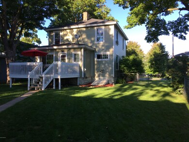 212 N Hudson St, Lowell, MI 49331 - photo 4