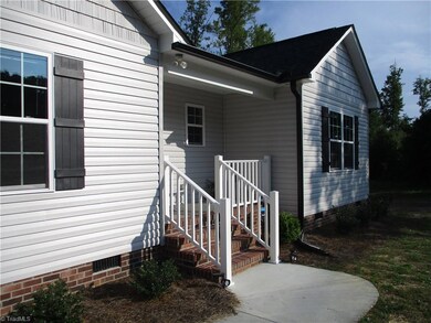 579 Skycrest Country Rd, Asheboro, NC 27205 - photo 4