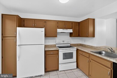 14949 Enterprise Ln, Woodbridge, VA 22191 - photo 3