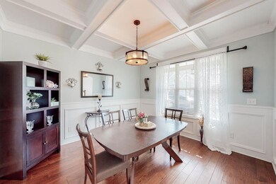 6-Dining Room!