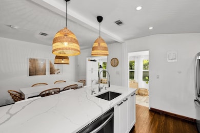 1636 NE 4th Ct, Fort Lauderdale, FL 33301 - photo 5