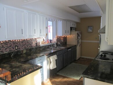 219 E Washington 018