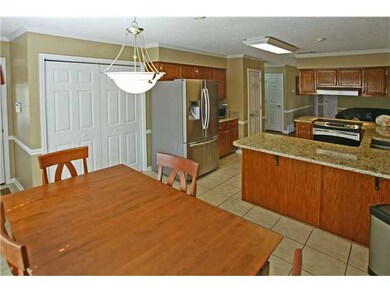 Two Breakfast Bars - Ton of Counter Space and Cabi