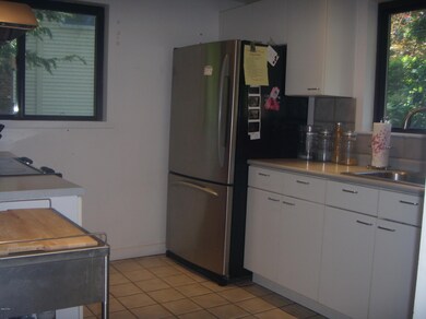 87 Willard Terrace, Stamford, CT 06903 - photo 4