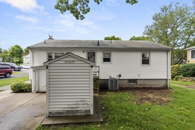 9 Graybriar Ln, Lynn, MA 01902 - photo 5