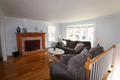 8 Cook St, Shrewsbury, MA 01545 - photo 3