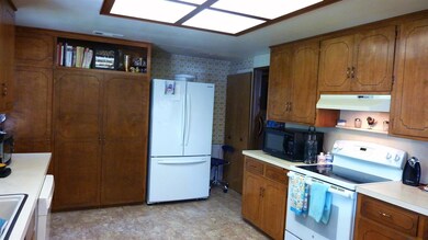 2370 Spring St, Medford, OR 97504 - photo 7